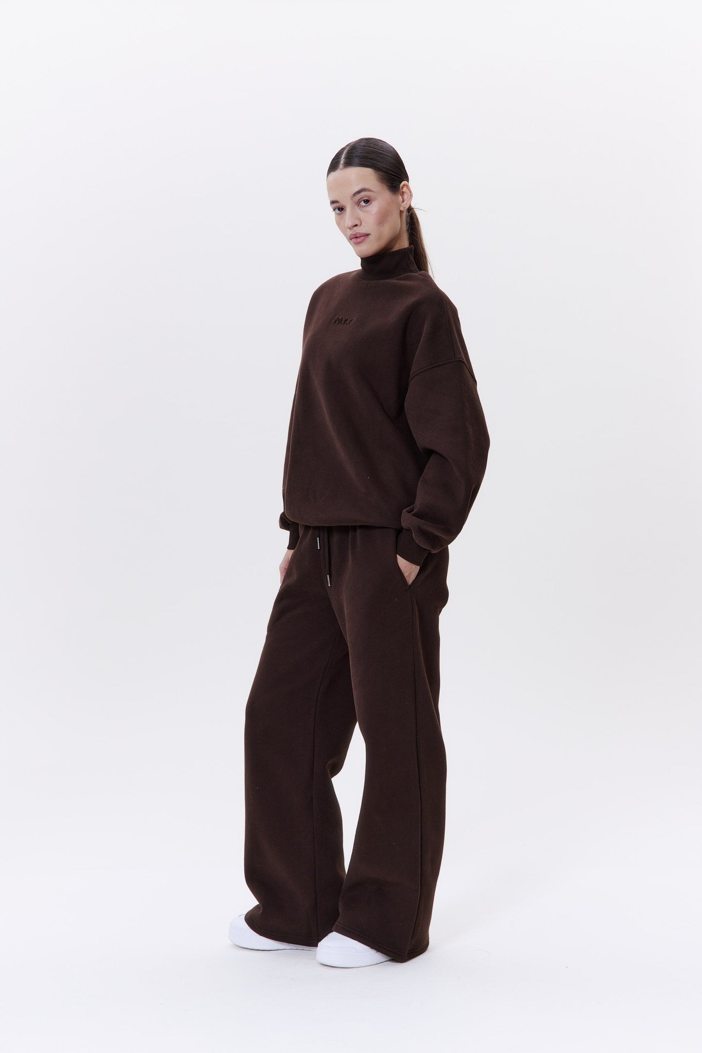 IDENTITY turtleneck in CHOCO Turtleneck DLNSK