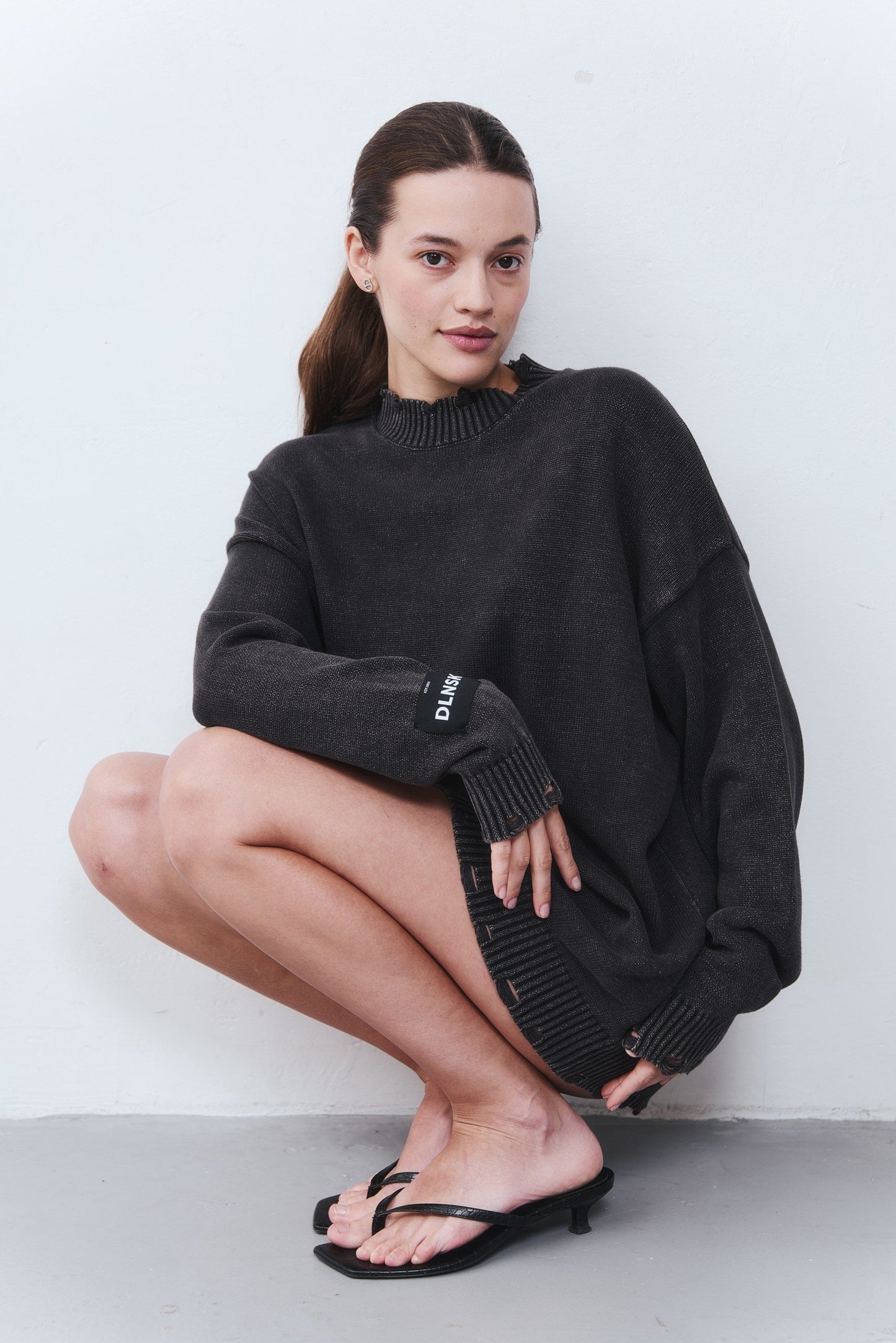 SWEATER HOLY in WASHED BLACK Sweater DLNSK