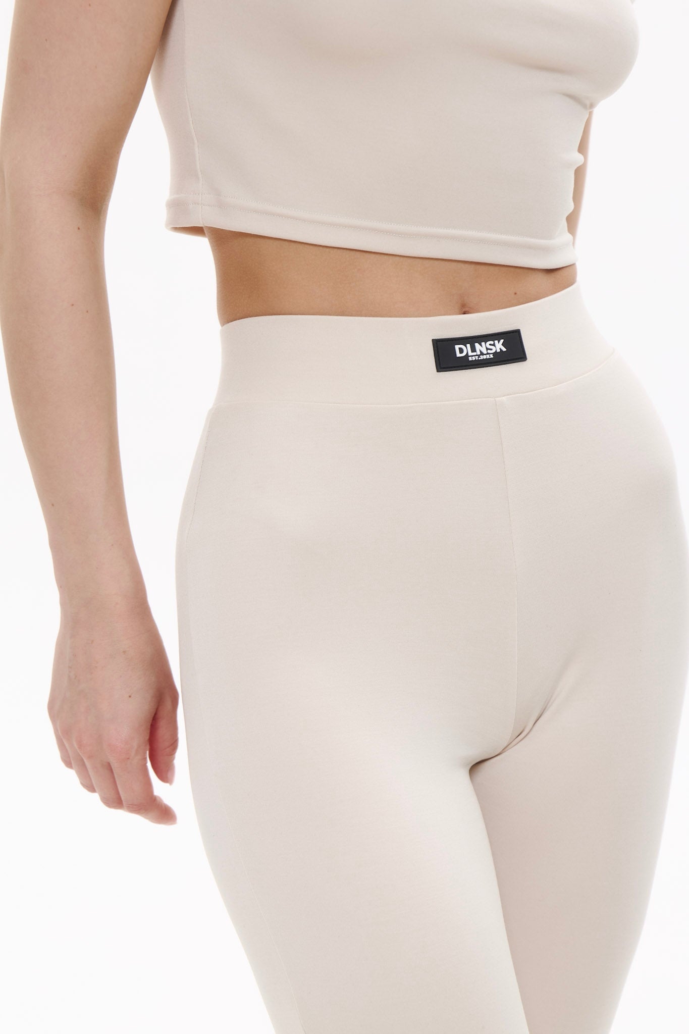 ALL EYES leggings in SAND Leggings DLNSK 