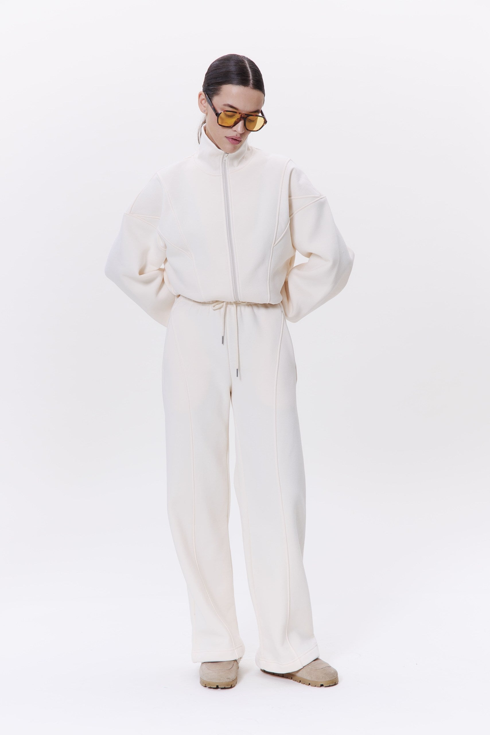 AURA set in COCONUT MILK DLNSK 