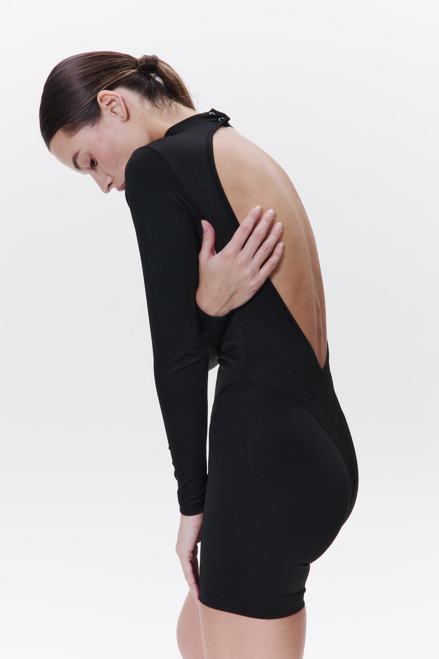 AURA Shaping Bodysuit in BLACK DLNSK 