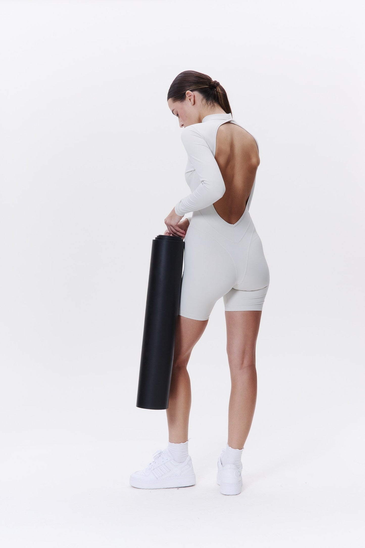 AURA Shaping Bodysuit in BONE DLNSK 