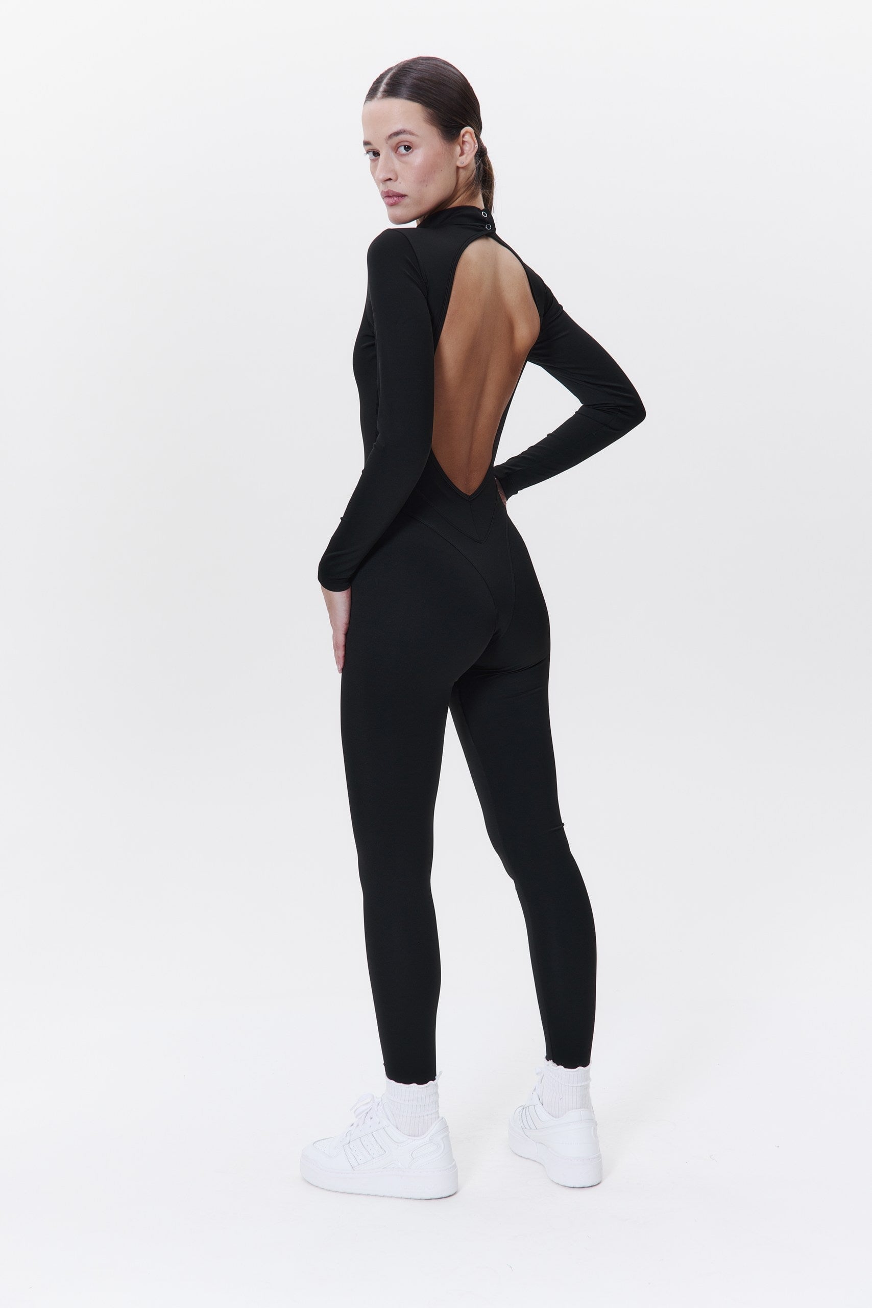 AURA Shaping catsuit in BLACK DLNSK 