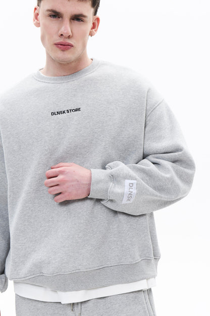 BASE CREWNECK in CRASH GREY Crewneck DLNSK 