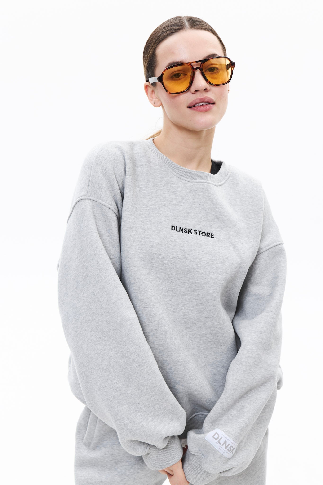 BASE CREWNECK in CRASH GREY Crewneck DLNSK 