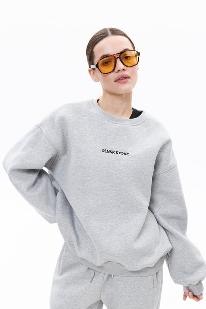 BASE CREWNECK in CRASH GREY Crewneck DLNSK 