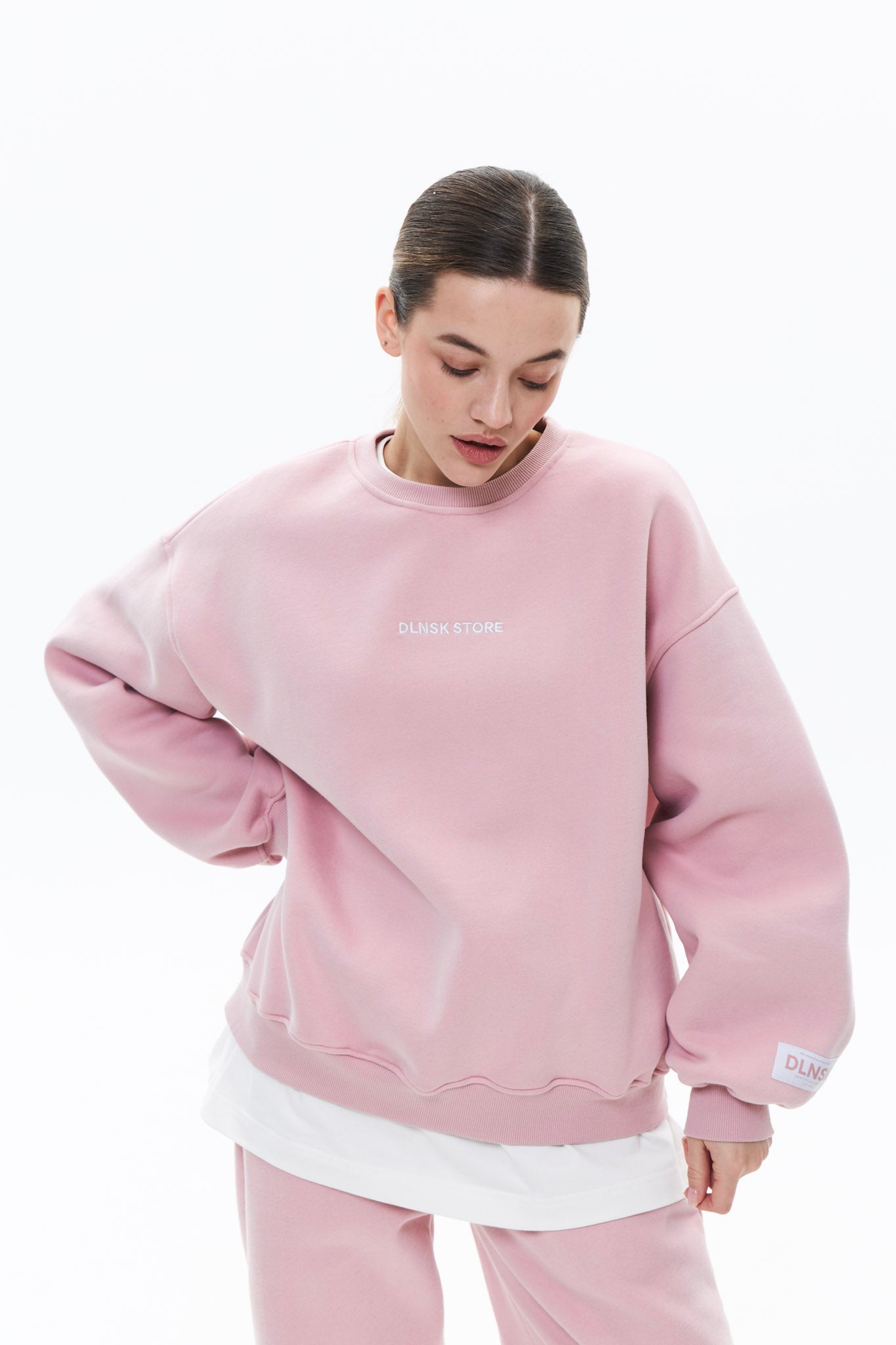 BASE CREWNECK in PINK Crewneck DLNSK 