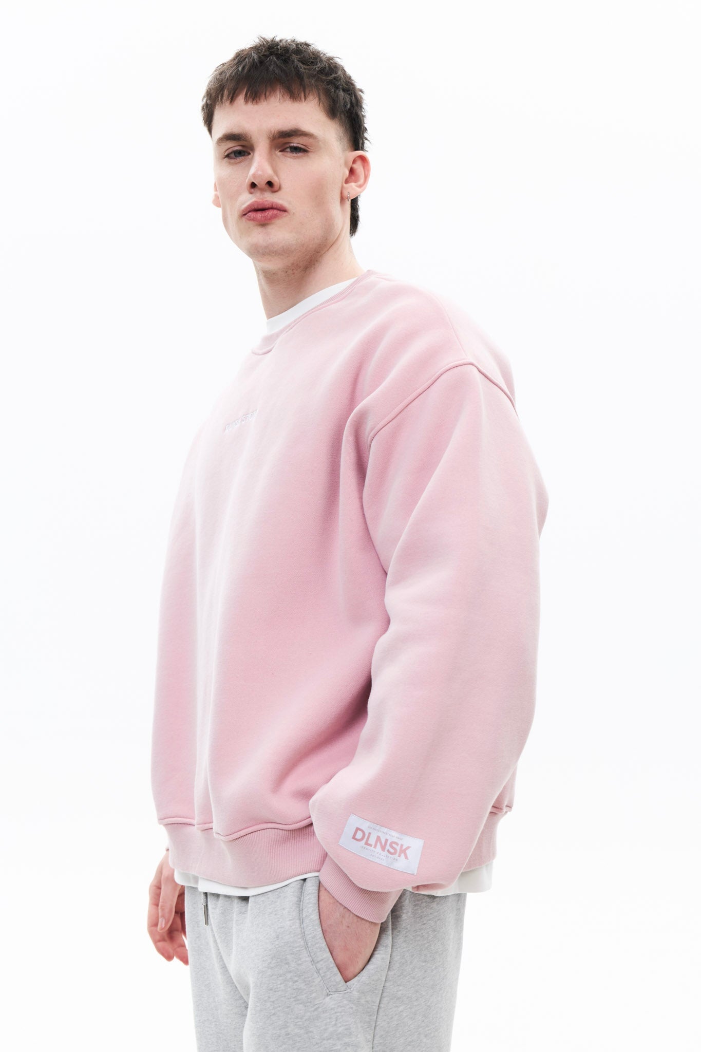 BASE CREWNECK in PINK Crewneck DLNSK 