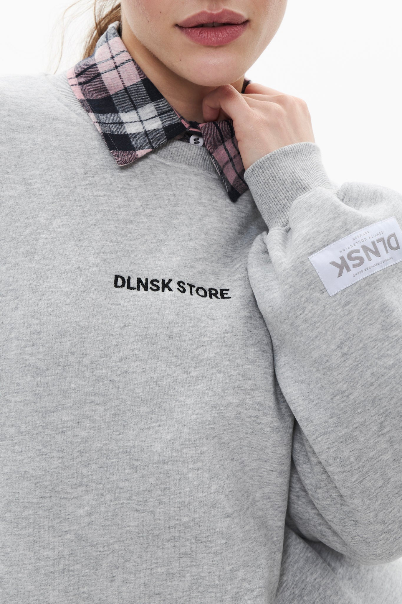 BASE CREWNECK set in CRASH GREY Crewneck set DLNSK 