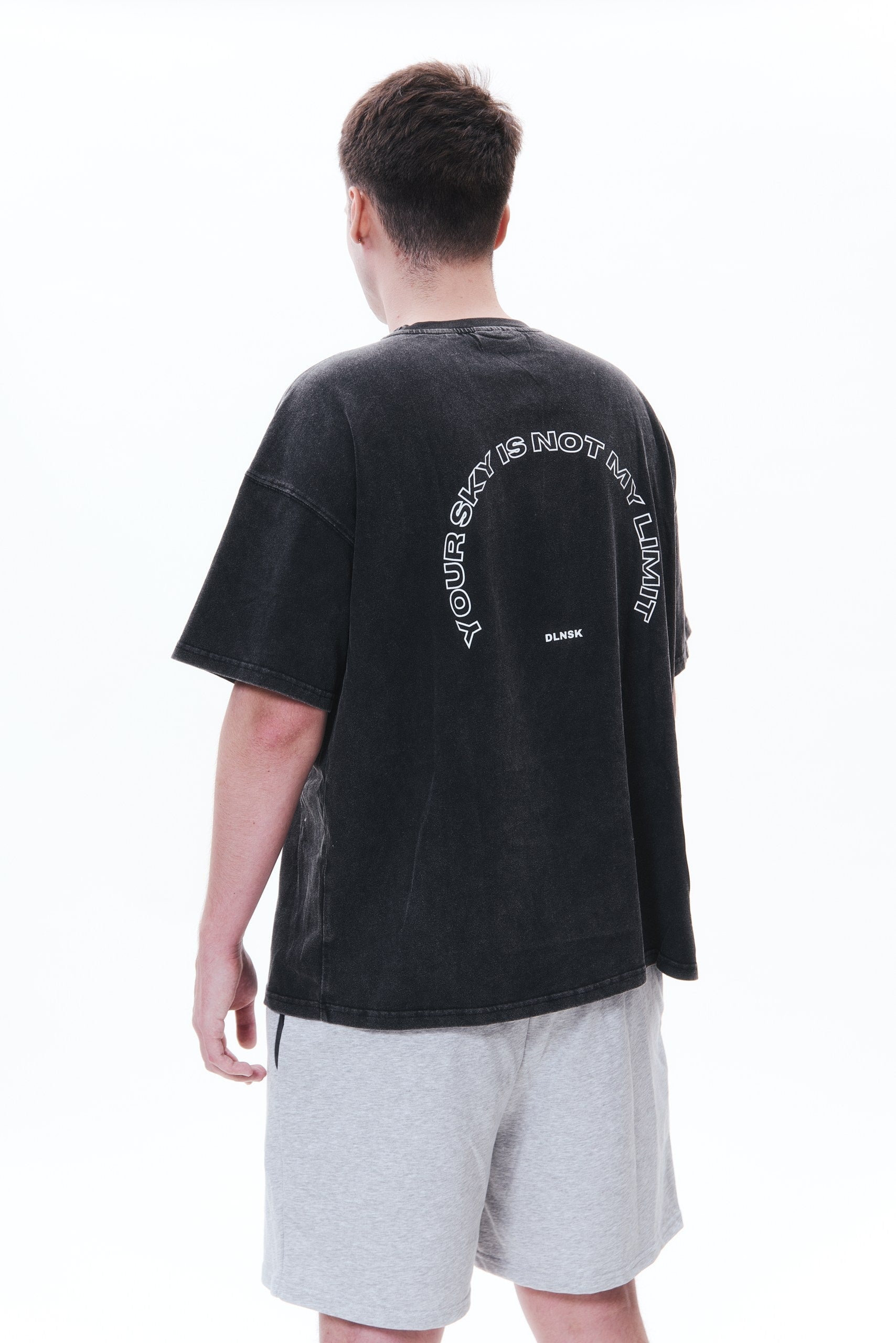 BOXY man shorts in CRASH GREY Shorts DLNSK 