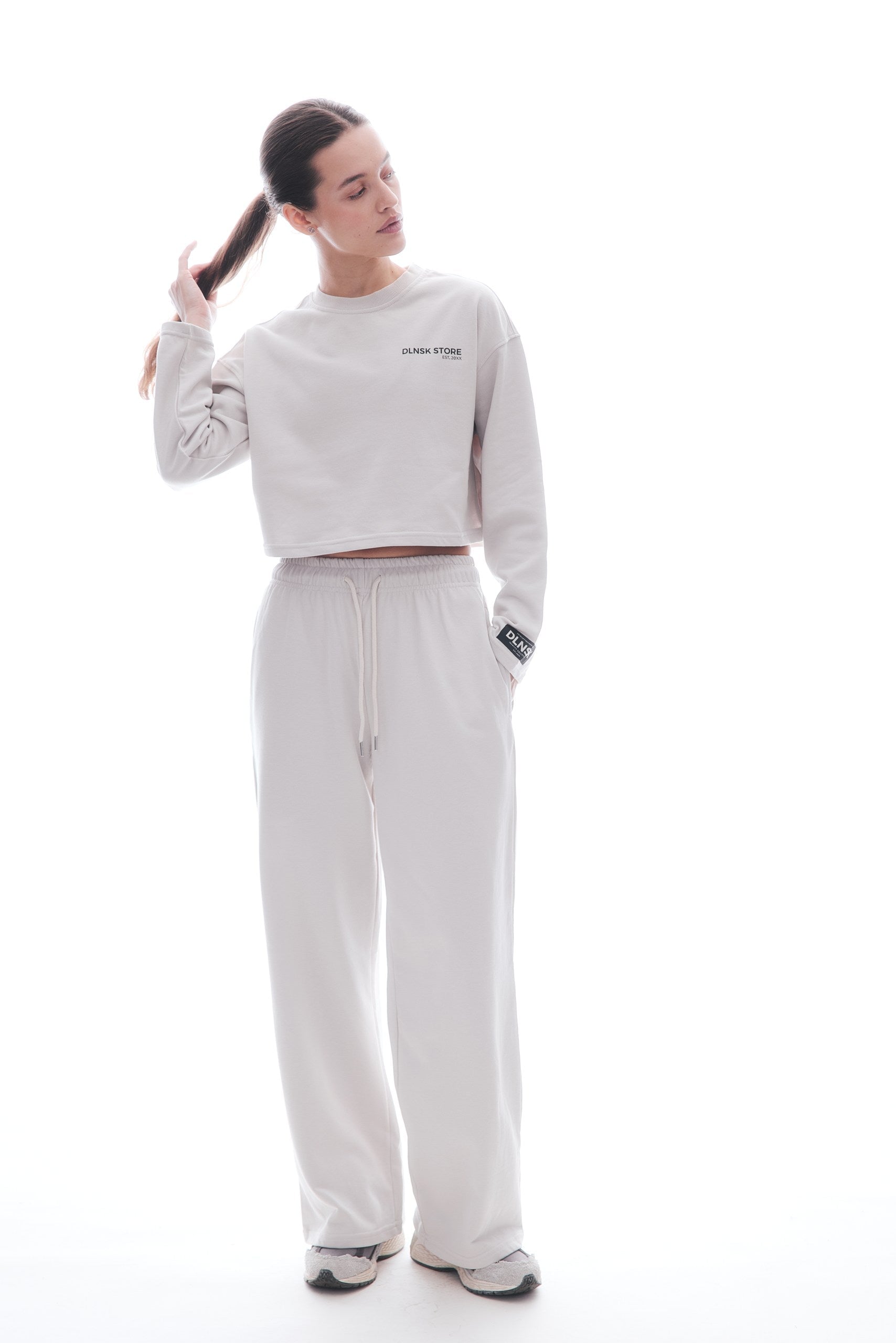 CORE cropped longsleeve in FOG Cropped hoodie DLNSK 
