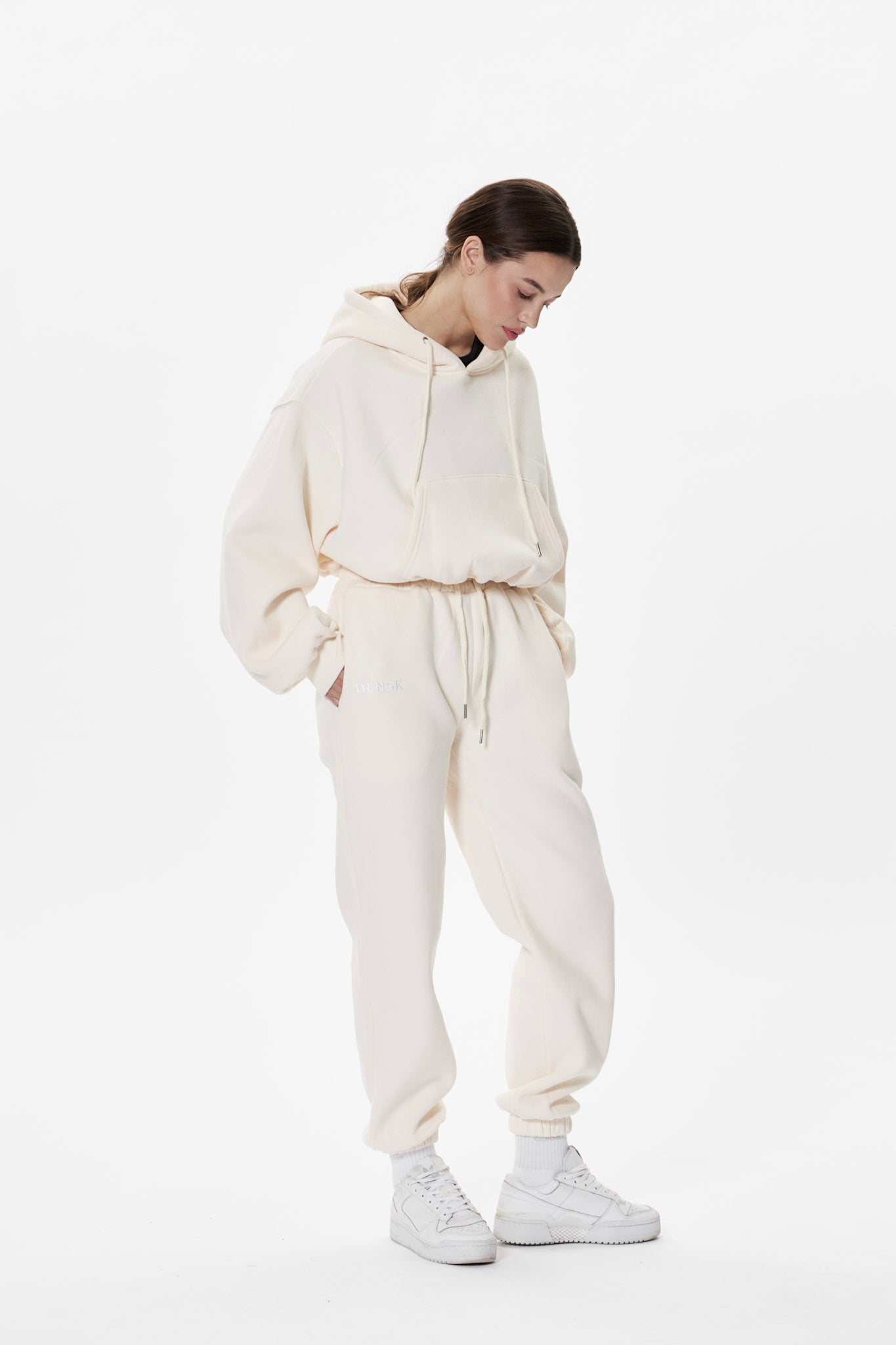 CROPPED HOODIE SET in COCONUT MILK Cropped hoodie set DLNSK 