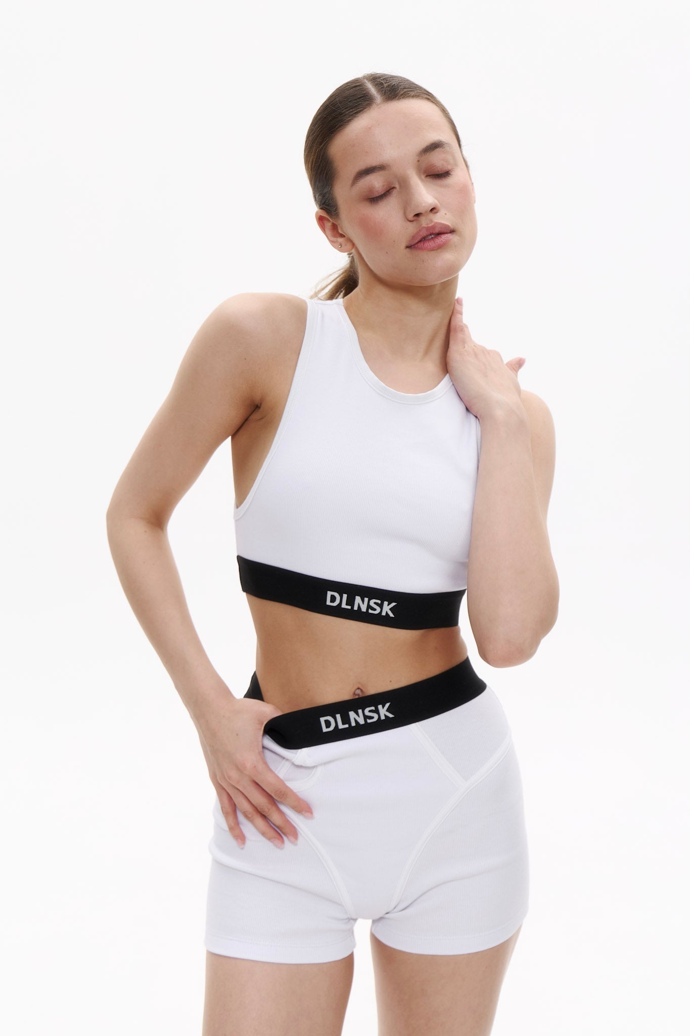 HOME SHORTS IN PURE WHITE DLNSK 