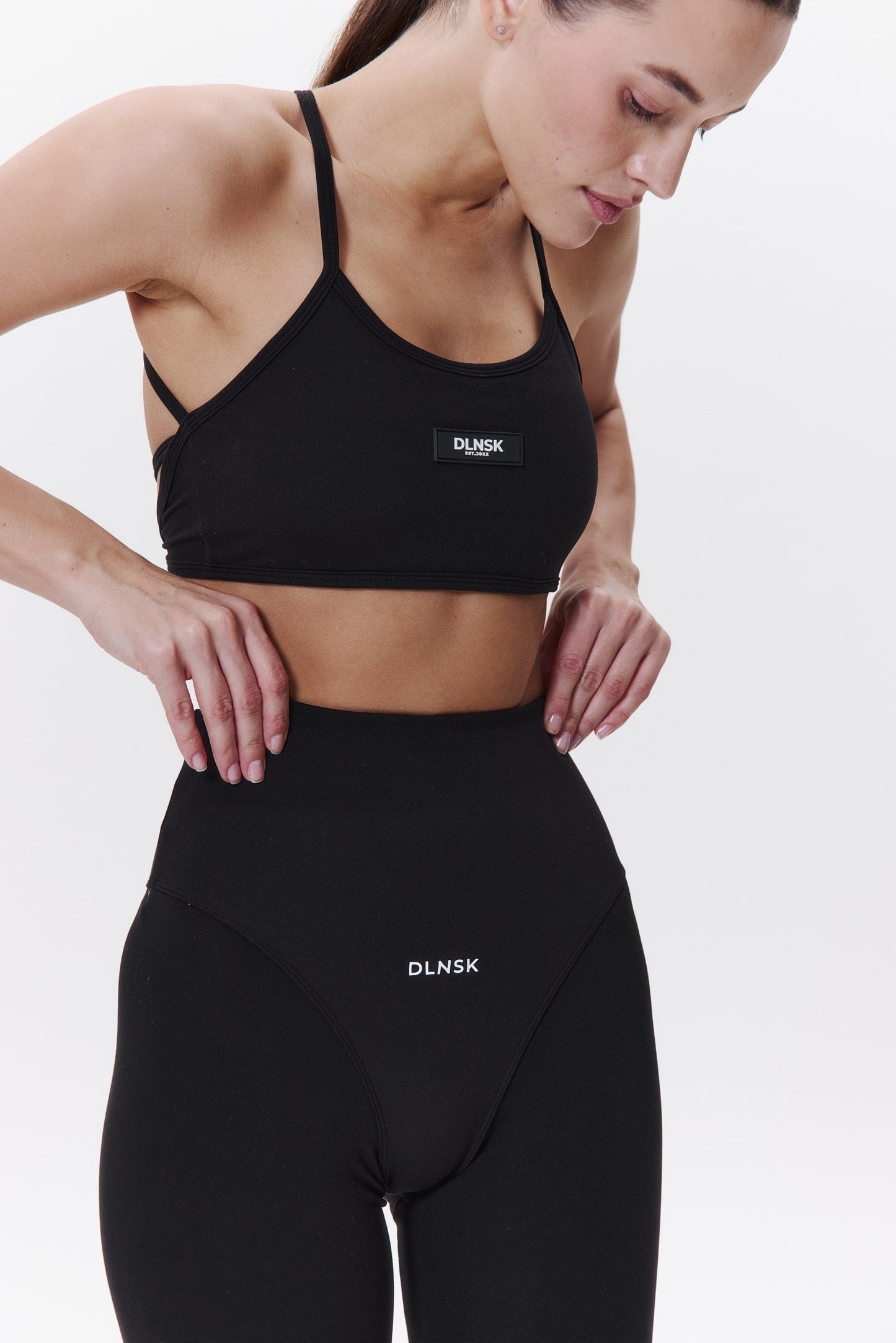 MOTION Leggings in BLACK DLNSK 