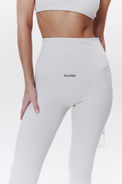 MOTION Leggings in BONE DLNSK 