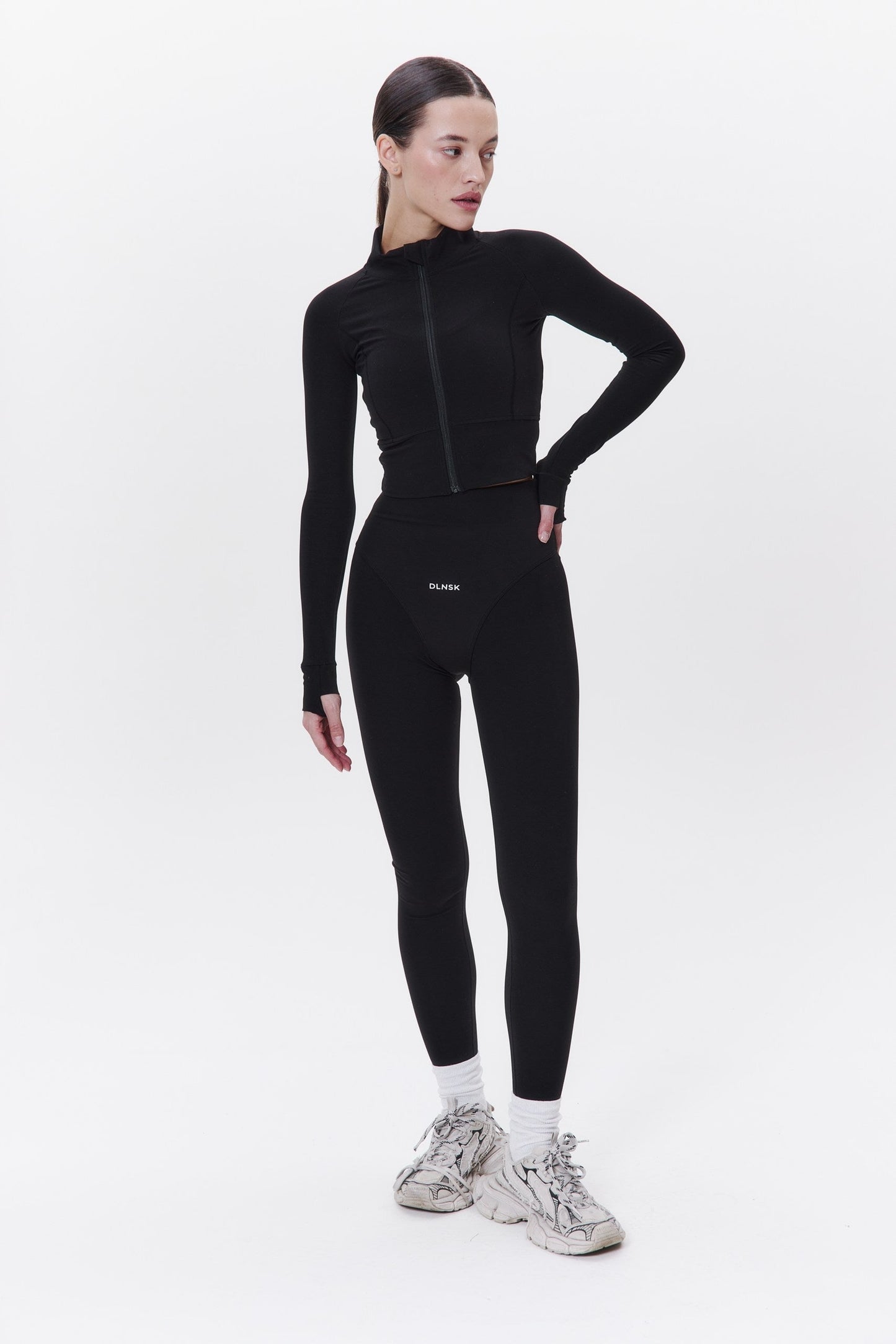 MOTION Longsleeve in BLACK DLNSK 