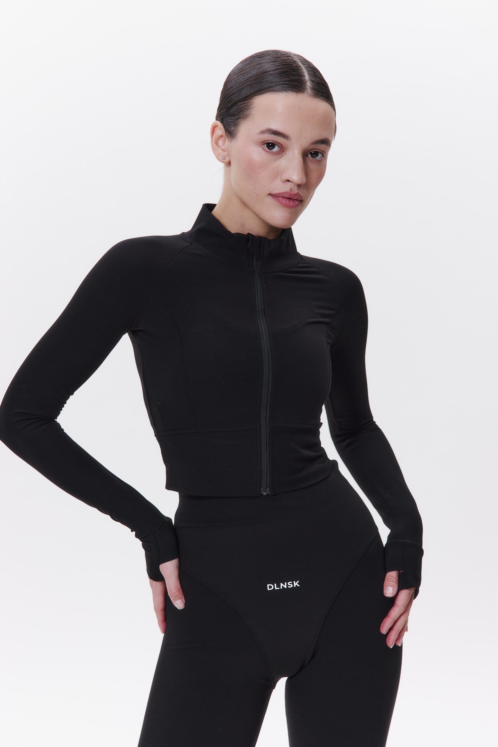 MOTION Longsleeve in BLACK DLNSK 