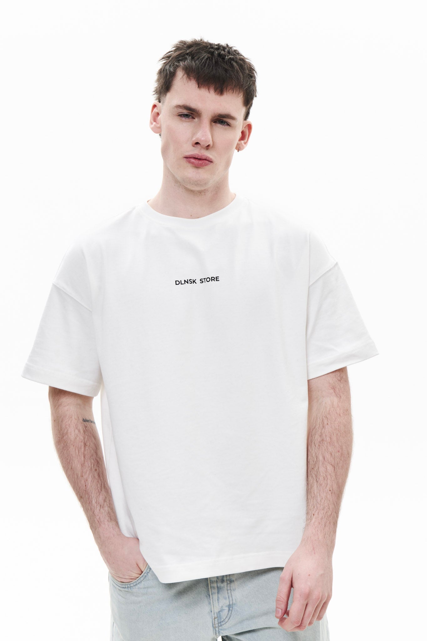 OVERSIZED PREMIUM T-SHIRT with chest logo in CLOUDY WHITE T-shirt DLNSK 