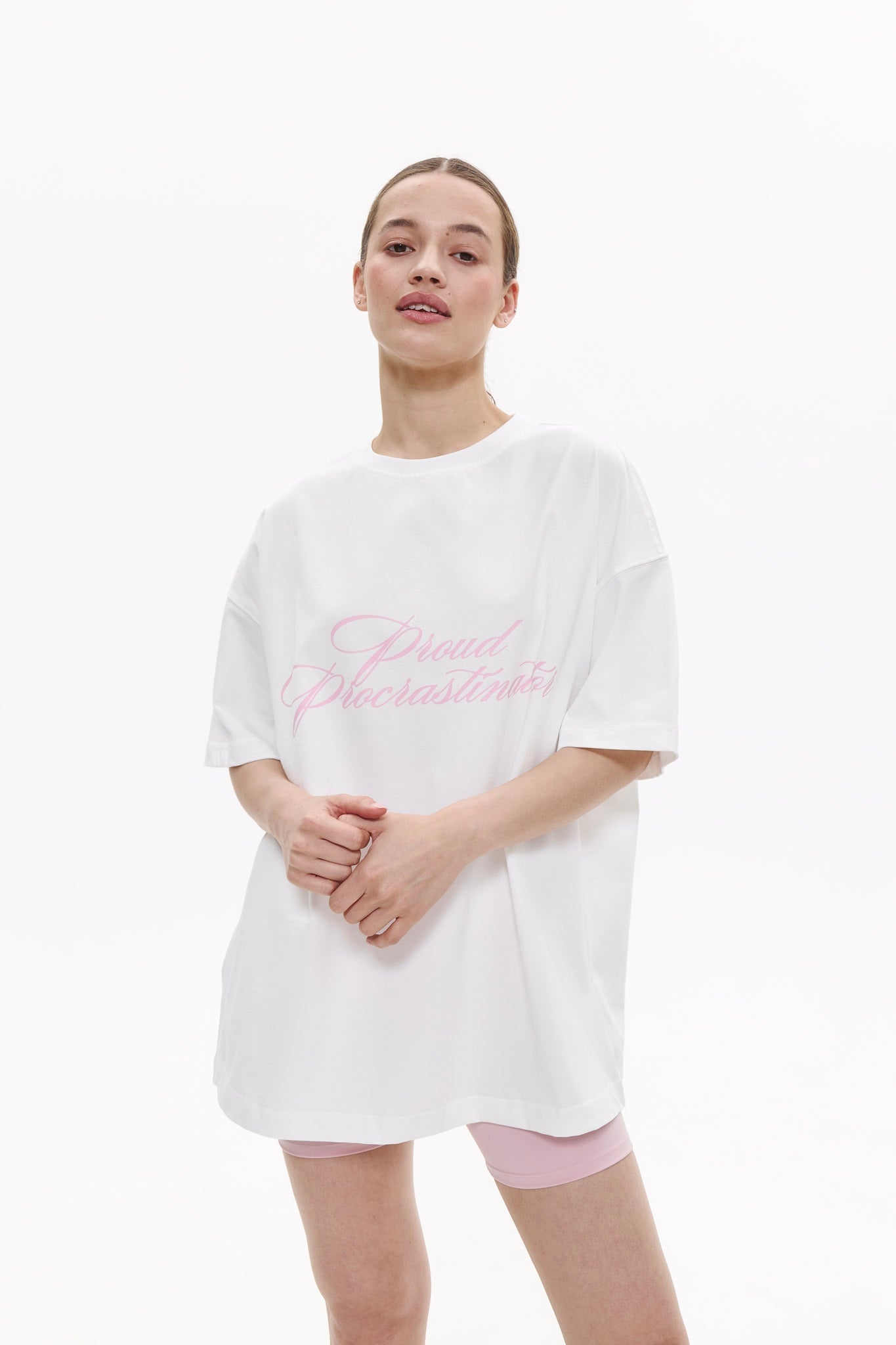 "PROUD PROCRASTINATOR" t-shirt in PURE WHITE T-shirt DLNSK 