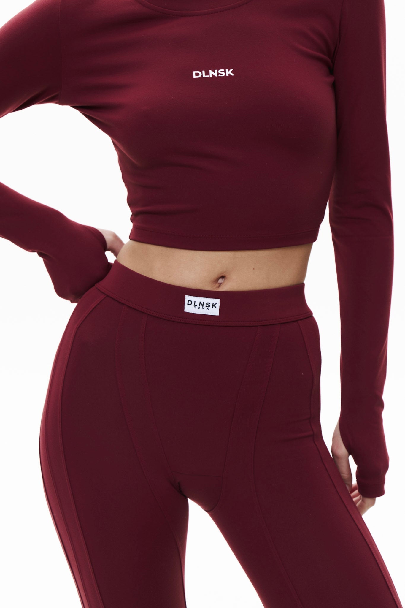 SHAPING leggings in CHERRY Leggings DLNSK 