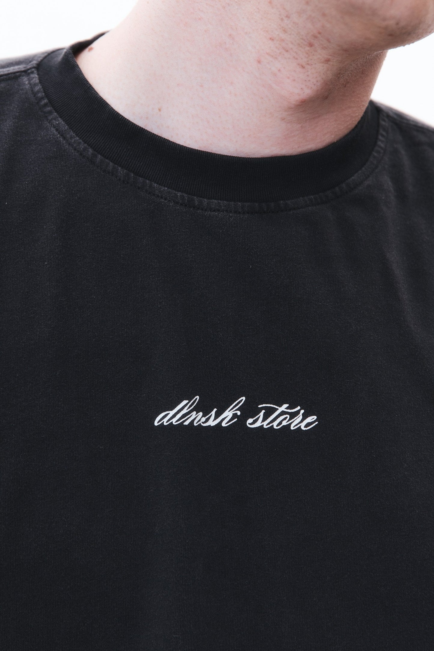 SIGNATURE longsleeve in WASHED BLACK DLNSK 