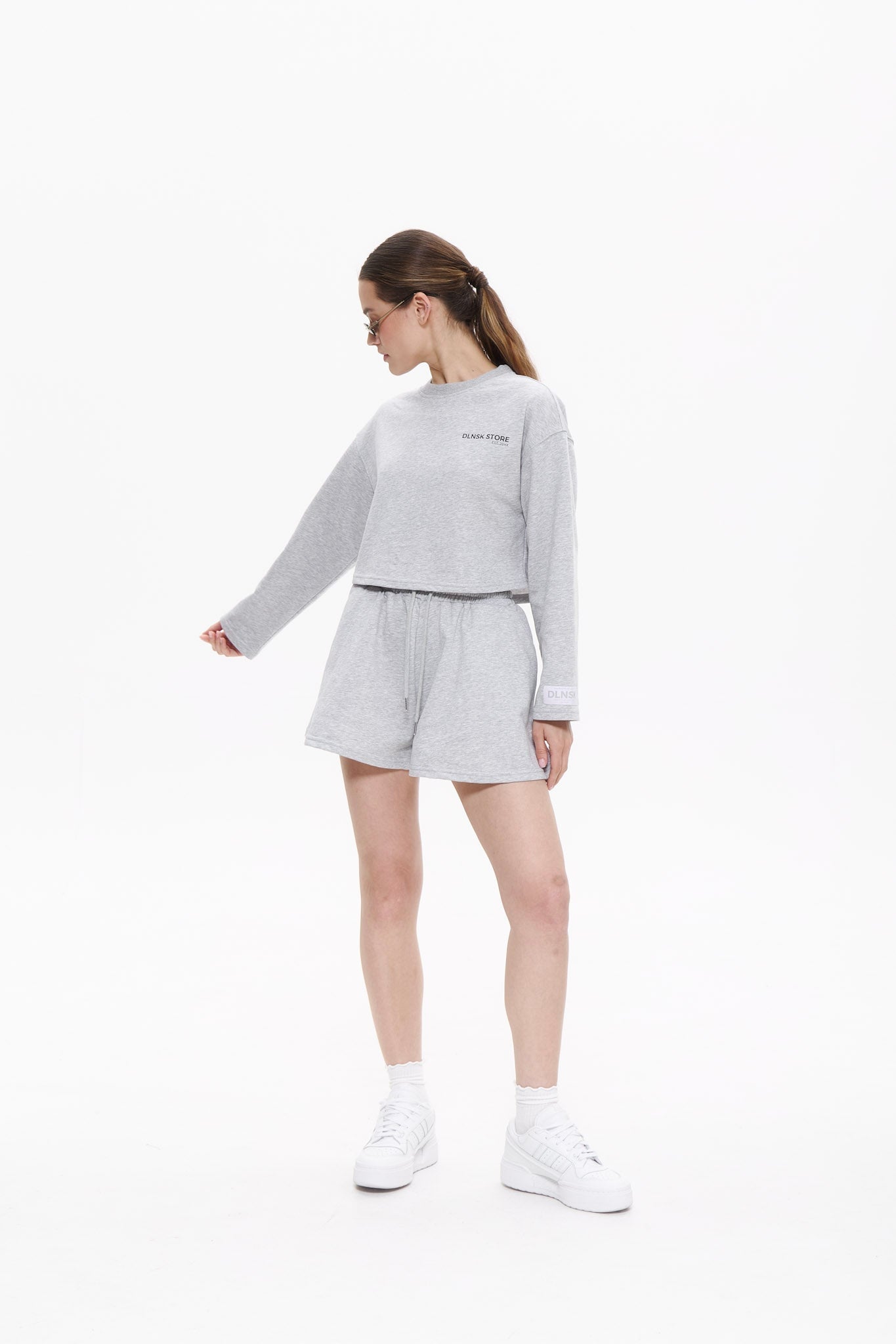 SUMMER cropped longsleeve in CRASH GREY Cropped hoodie DLNSK 
