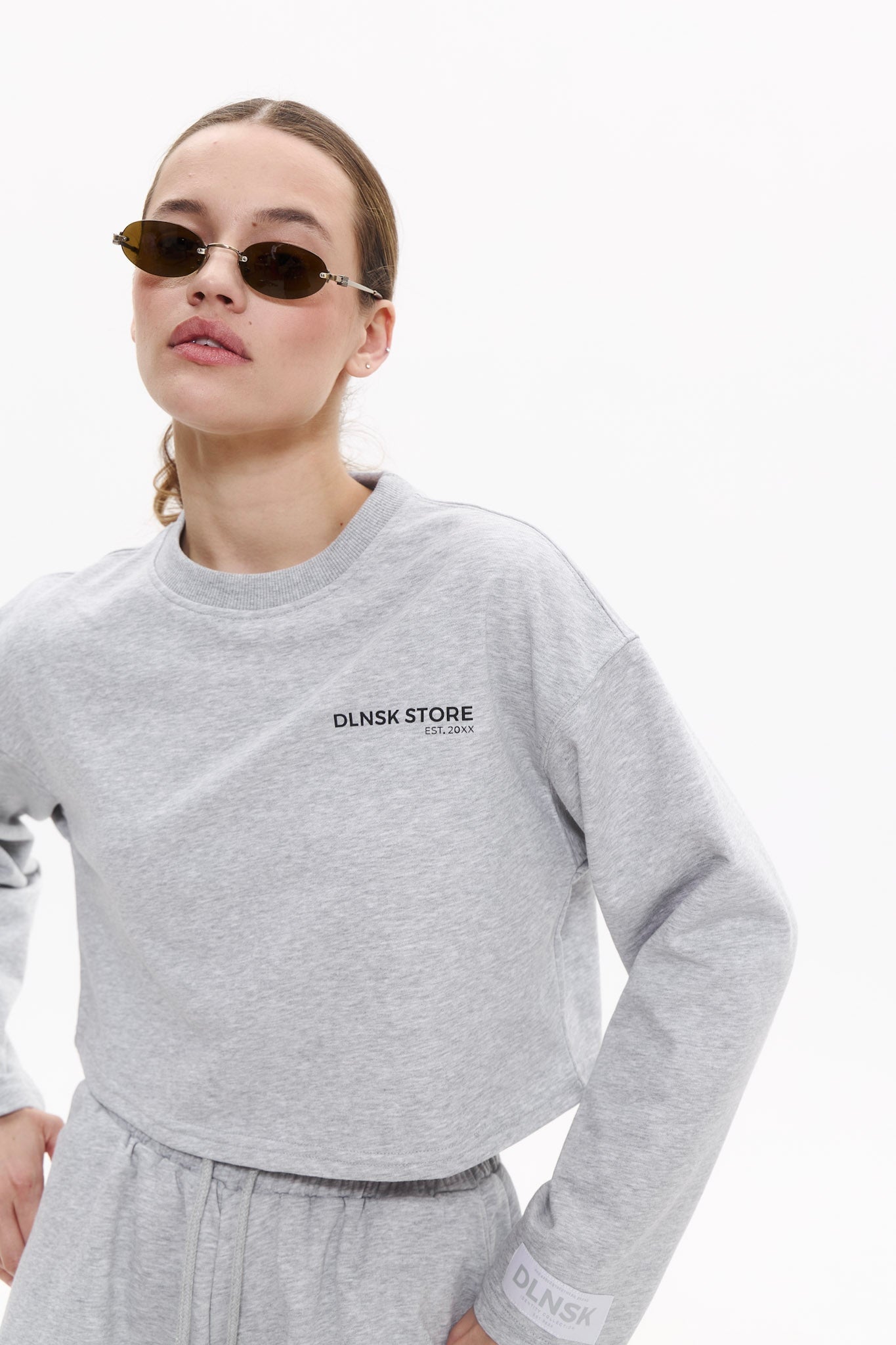 SUMMER cropped longsleeve in CRASH GREY Cropped hoodie DLNSK 