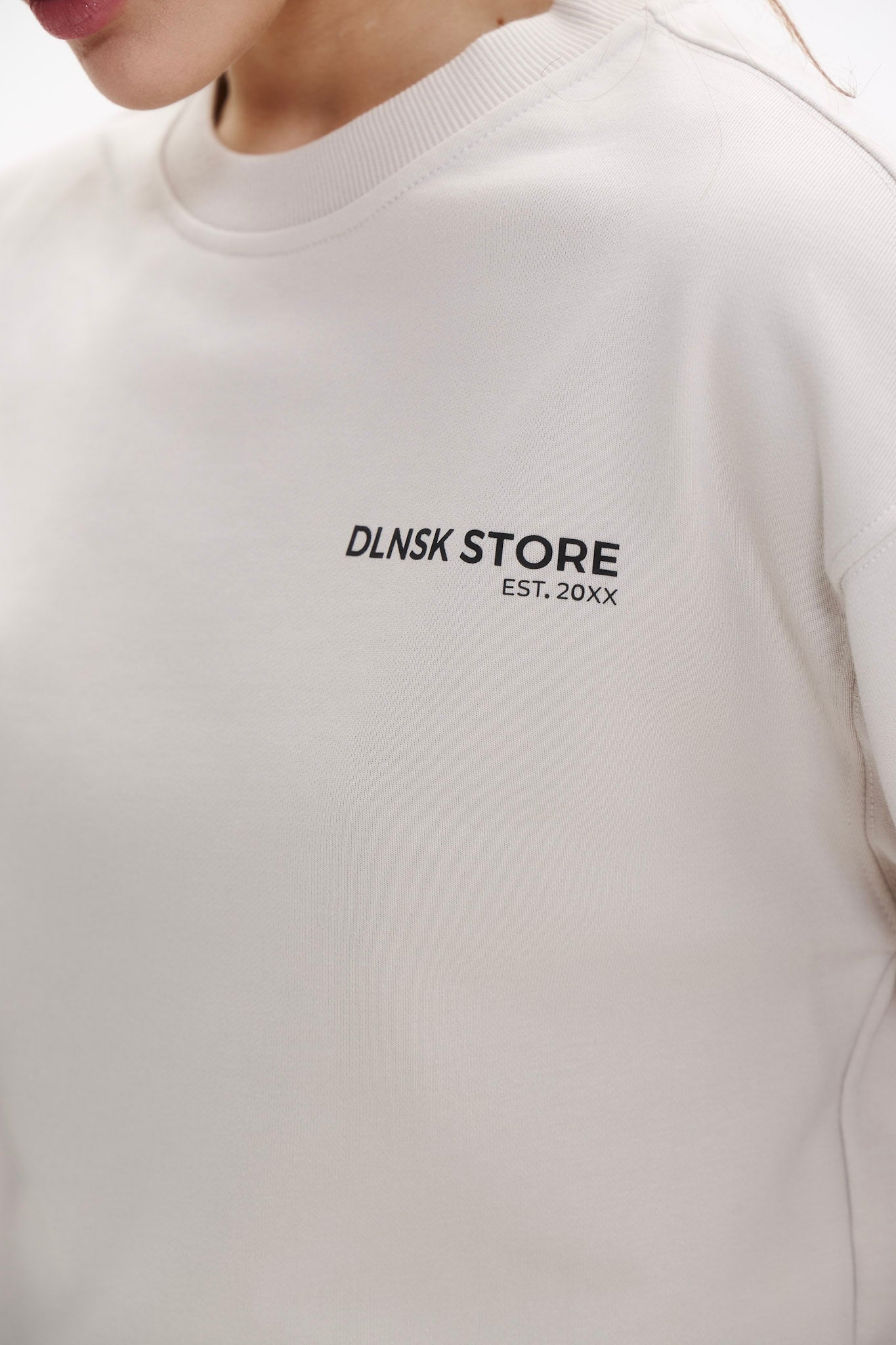 SUMMER cropped longsleeve in FOG Cropped hoodie DLNSK 