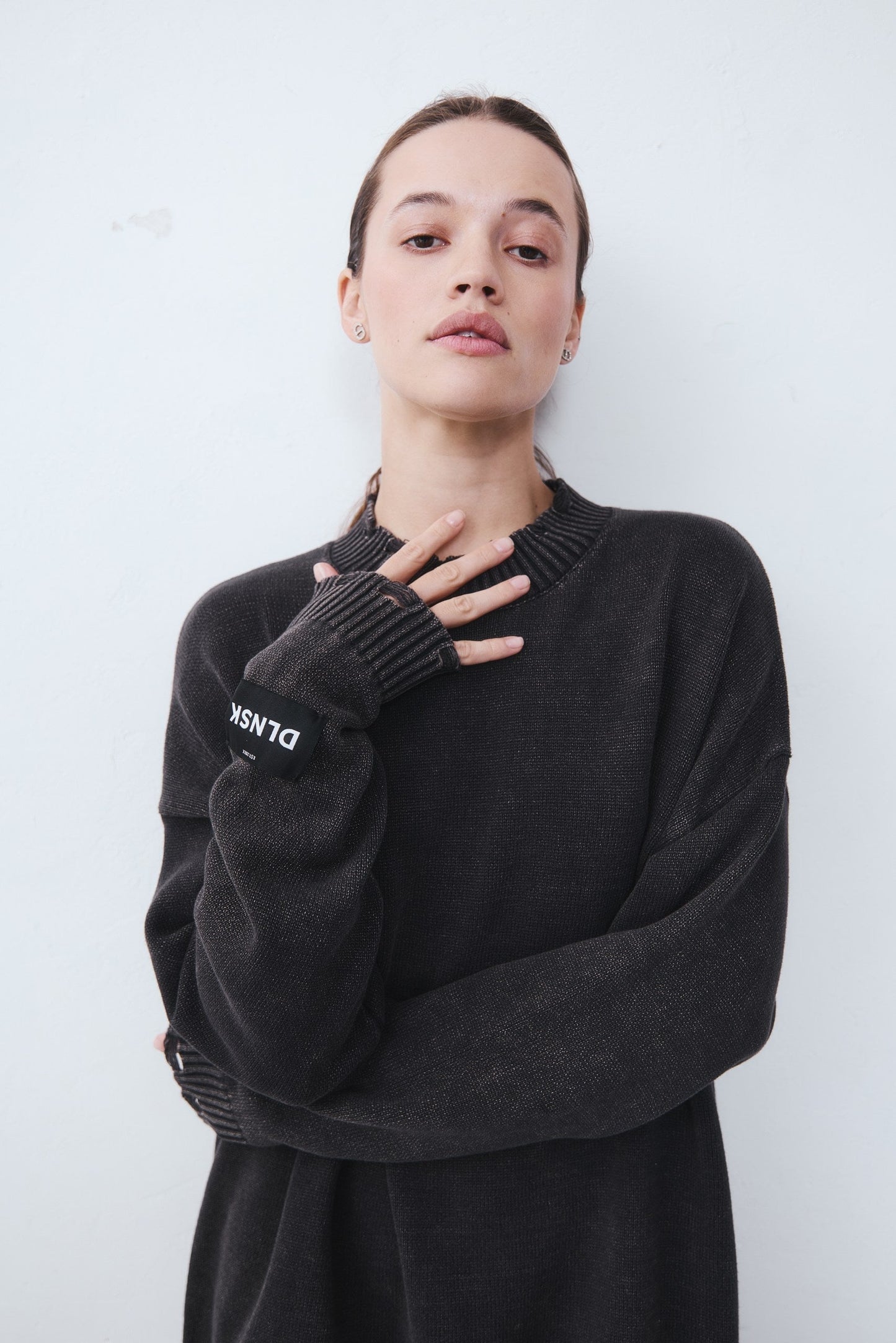 SWEATER HOLY in WASHED BLACK Sweater DLNSK 