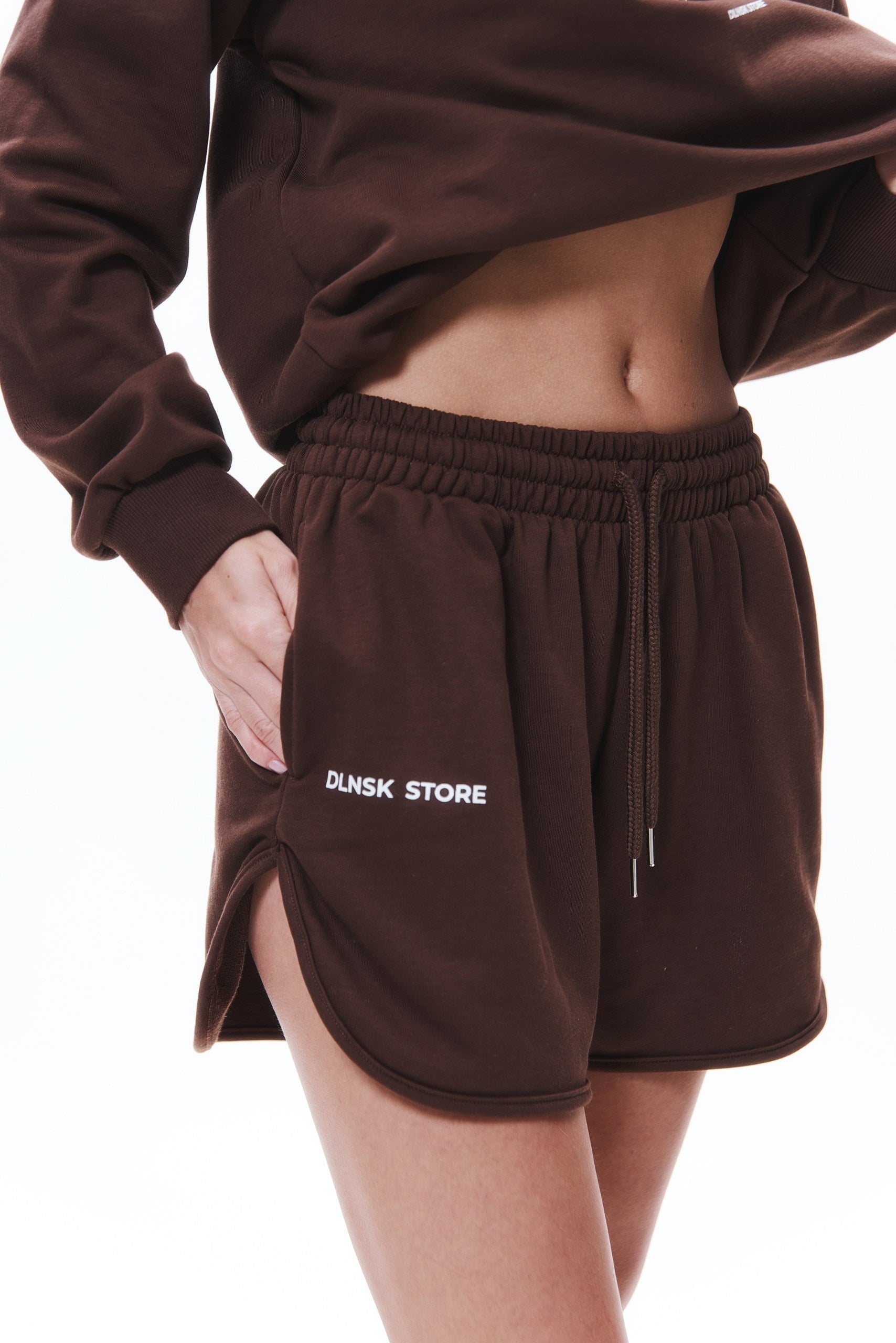 VACATION shorts in CHOCO DLNSK 