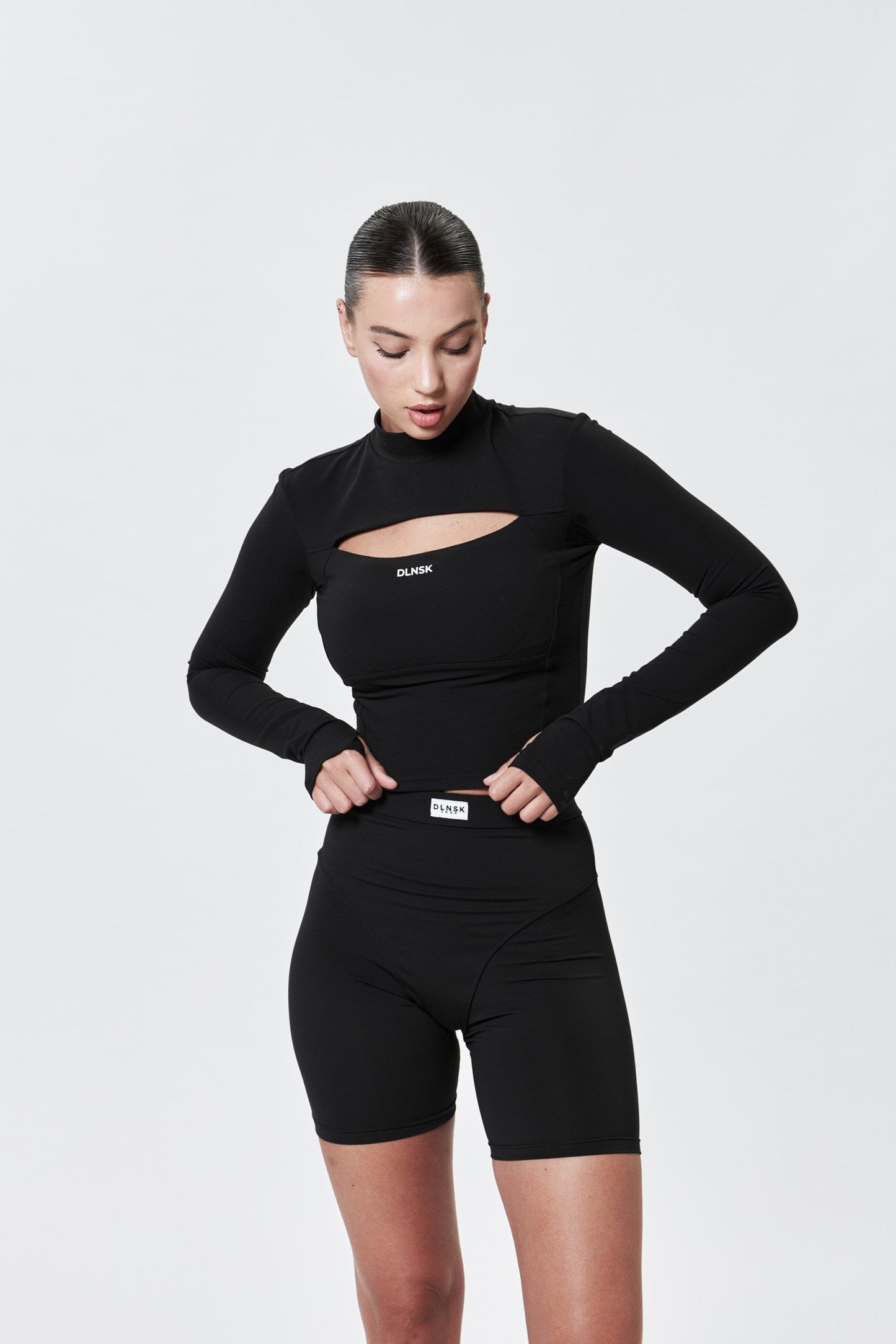 SHAPING crop top 2.0 in BLACK Top DLNSK 